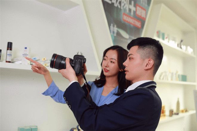 电子商务是什么？2021学电商有开云体育 开云官网没有前途？(图2)