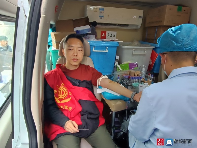 开云 开云体育市北区宁夏路街道工会企业青岛蓝色基点电子商务有限公司开展学雷锋无偿献血活动(图2)