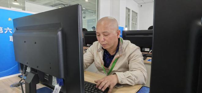 直播带货、电子商务 新业态开云APP 开云官网入口拓宽残疾人就业路(图4)