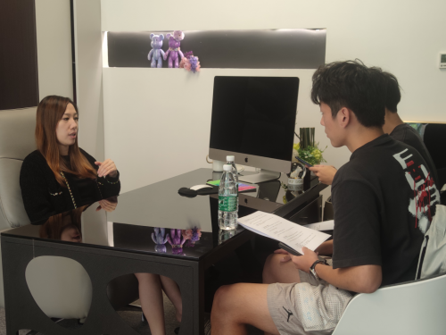 开云APP 开云官网入口“金蟾脱壳”实践团队探访企业探寻电子商务发展新路径(图2)