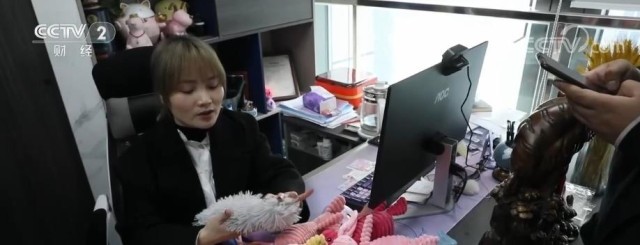 开云 开云体育平台同比增长732%！跨境电商企业赶订单 扩产能(图2)