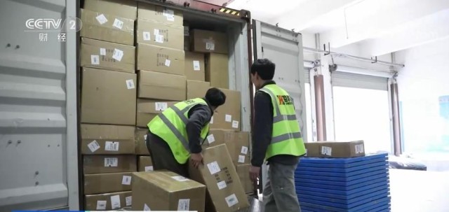 开云 开云体育平台同比增长732%！跨境电商企业赶订单 扩产能(图5)