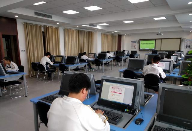 大学4大“夕阳”专业看似热开云 开云体育官网门实则市场饱和学姐：建议别报(图2)