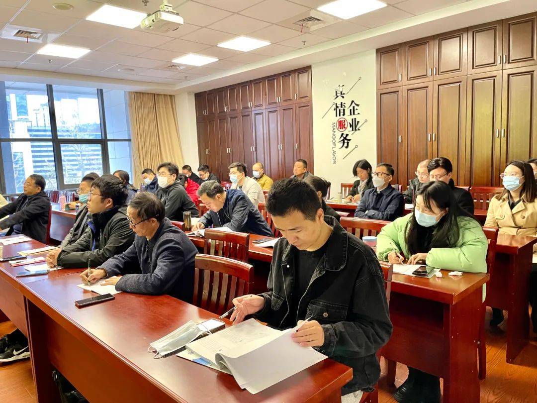 扬州天龙培训学校成功举办《企业营销战略创新与品牌营销策划》培训开云体育 开云平台(图1)