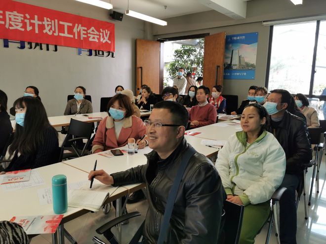东坡开云 开云体育平台区就业局在华陆商圈企业开展市场营销培训(图3)